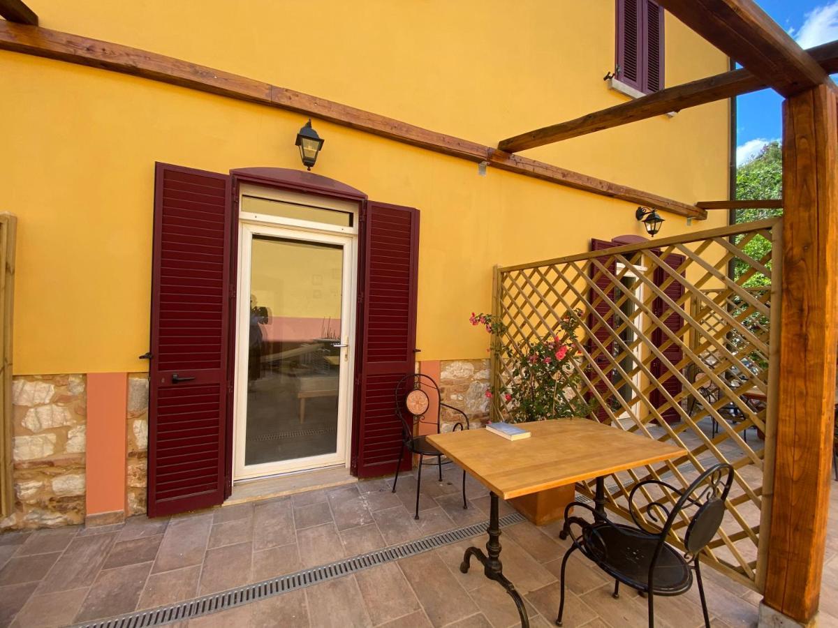 B&B La Fucinaia Pet Friendly Adults Only 캄필리아 마리티마 외부 사진