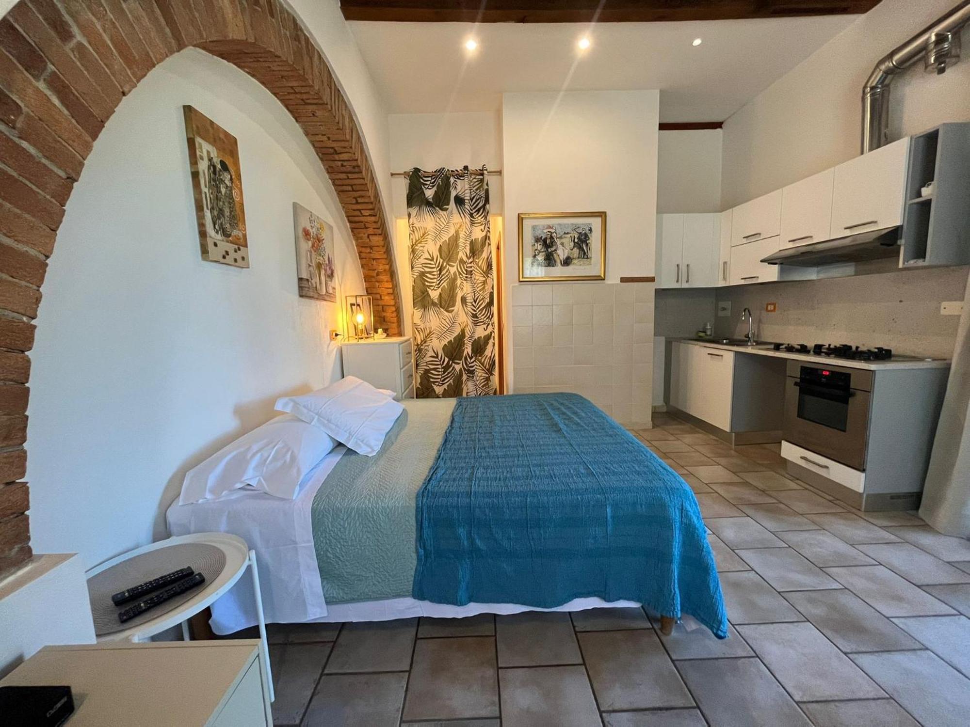 B&B La Fucinaia Pet Friendly Adults Only 캄필리아 마리티마 외부 사진